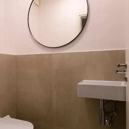 Luxury A'more Apartment Split