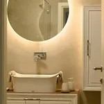 Luxury A'more